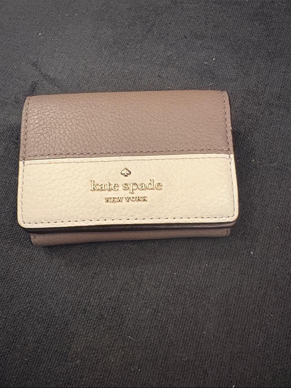 kate spade Two-Tone Pebbled Leather Card Holder in Taupe and Cream